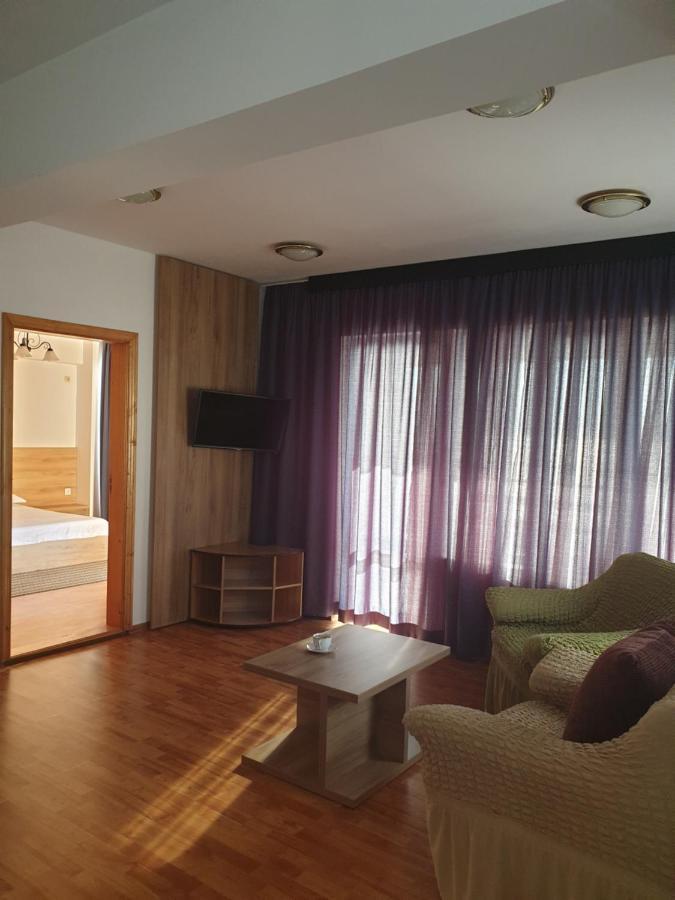Poarta Apelor Hotell Sarichioi Exteriör bild