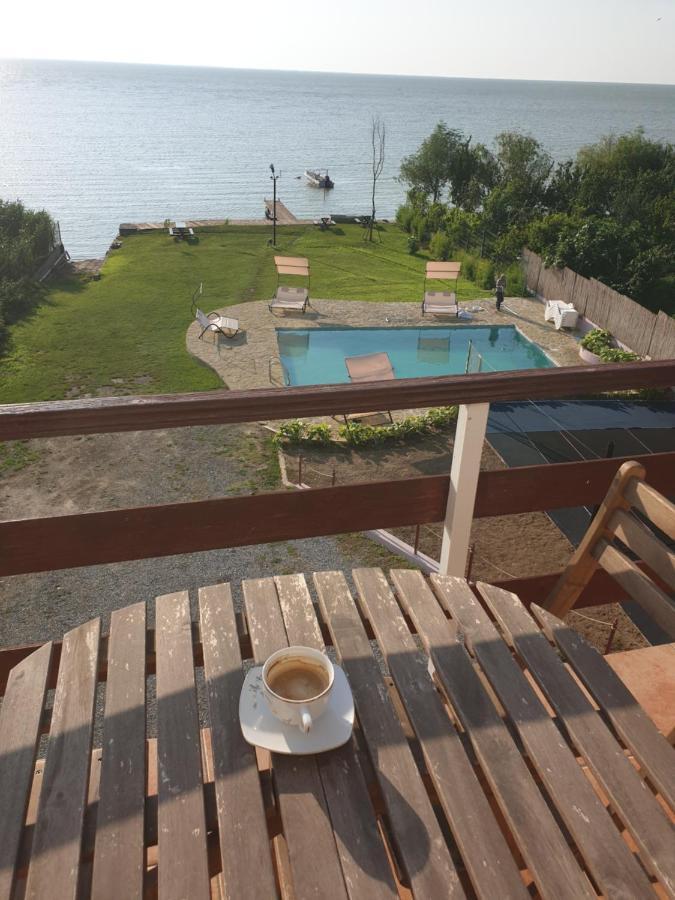 Poarta Apelor Hotell Sarichioi Exteriör bild