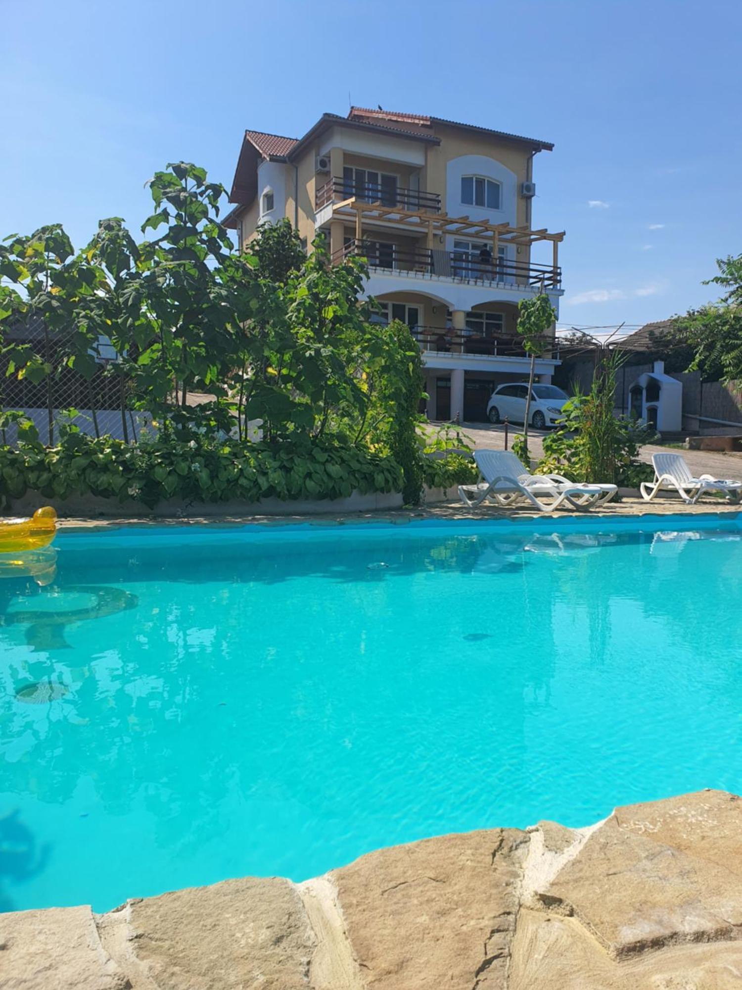 Poarta Apelor Hotell Sarichioi Exteriör bild